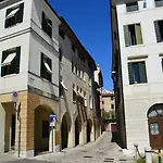Riviera Garibaldi Gæstehus 4*