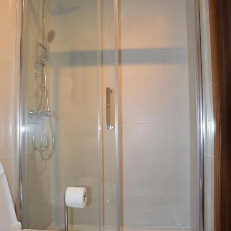 Riviera Garibaldi Πανσιόν 4*